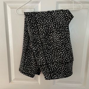 Torrid Active Leggings - black with reflective white pattern, size 2